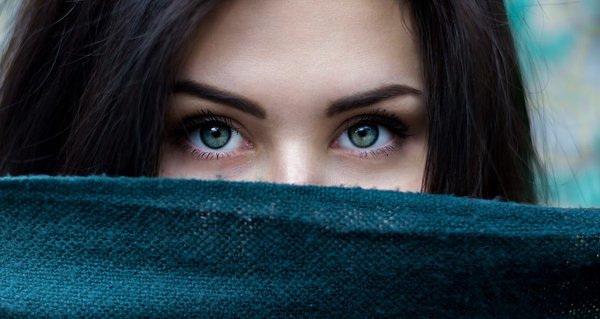 Comment sublimer ses sourcils sans maquillage ?